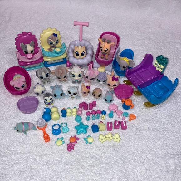 Disney Jr. T.O.T.S. Tiny Ones Mixed Lot 19 Flocked Figures and accessories - Picture 1 of 5